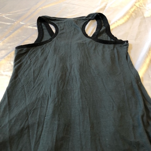 Guess of Los Angeles Ruffled Tank Size M - Picture 5 of 5